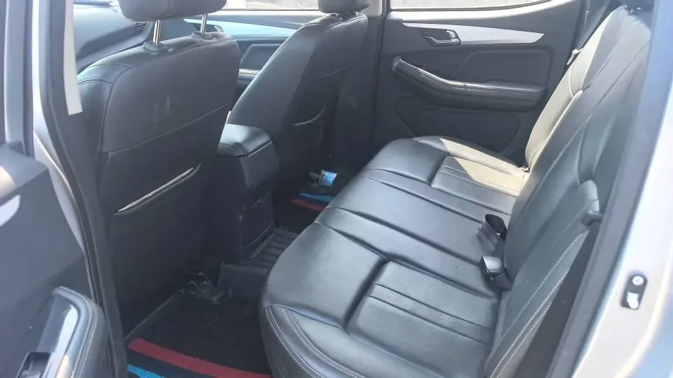 2020 Isuzu RE-MAX Jim 2.8T 120HP L4 5MT,autocango,china used car exporter,china ev exporter,chinese used car exporter,chinese used ev exporter