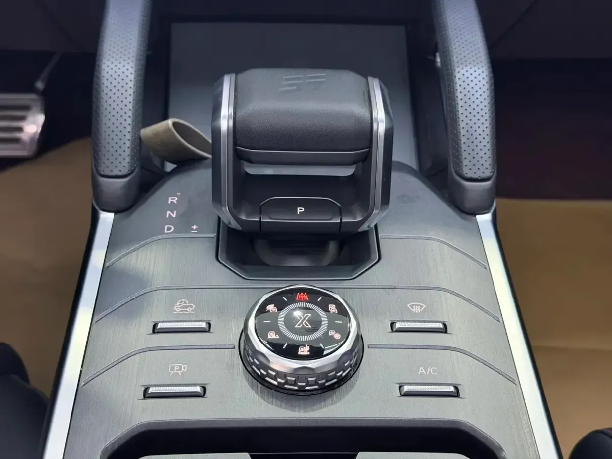 2023 Jetour Traveller 2.0T 254HP L4 7DCT,autocango,china used car exporter,china ev exporter,chinese used car exporter,chinese used ev exporter