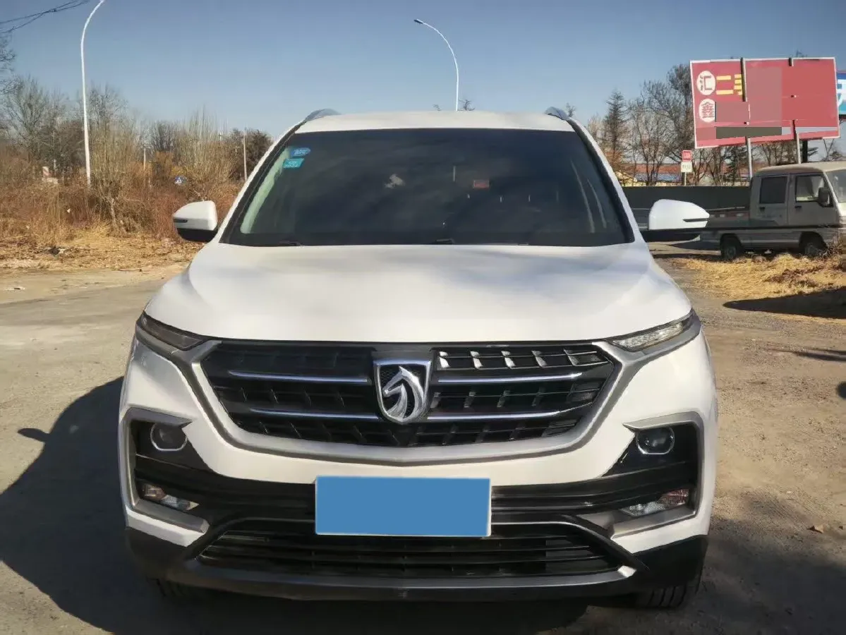 2019 BaoJun 530 1.5T 150HP L4 6MT,autocango,china used car exporter,china ev exporter,chinese used car exporter,chinese used ev exporter