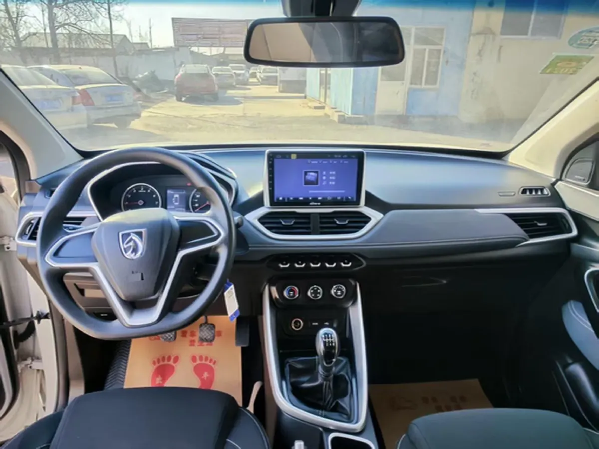 2019 BaoJun 530 1.5T 150HP L4 6MT,autocango,china used car exporter,china ev exporter,chinese used car exporter,chinese used ev exporter