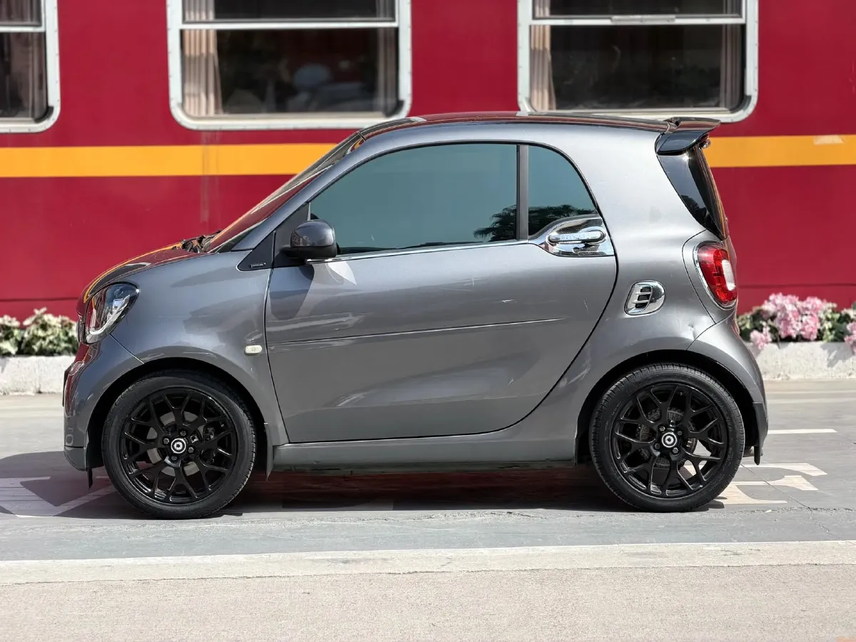 2018 Smart smart fortwo 0.9T 90HP L3 6DCT,autocango,china used car exporter,china ev exporter,chinese used car exporter,chinese used ev exporter