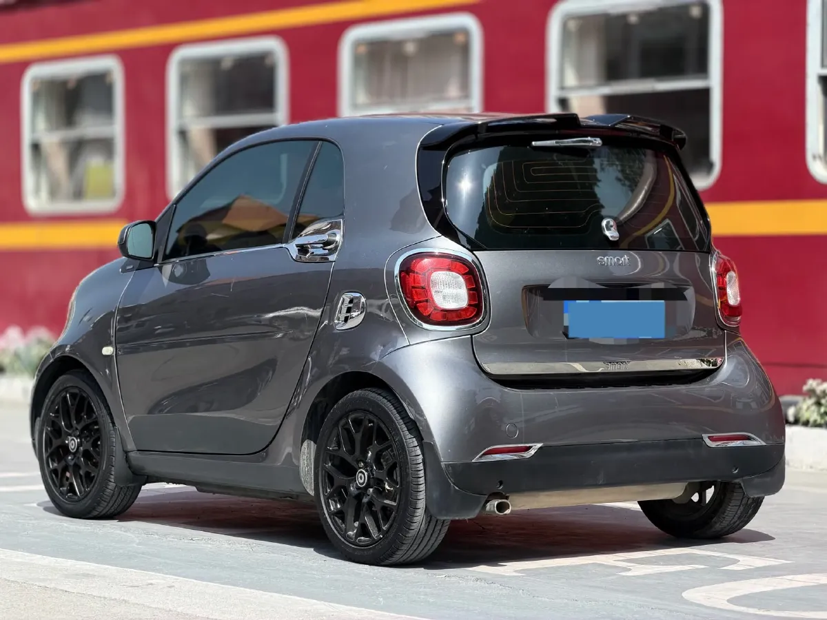 2018 Smart smart fortwo 0.9T 90HP L3 6DCT,autocango,china used car exporter,china ev exporter,chinese used car exporter,chinese used ev exporter
