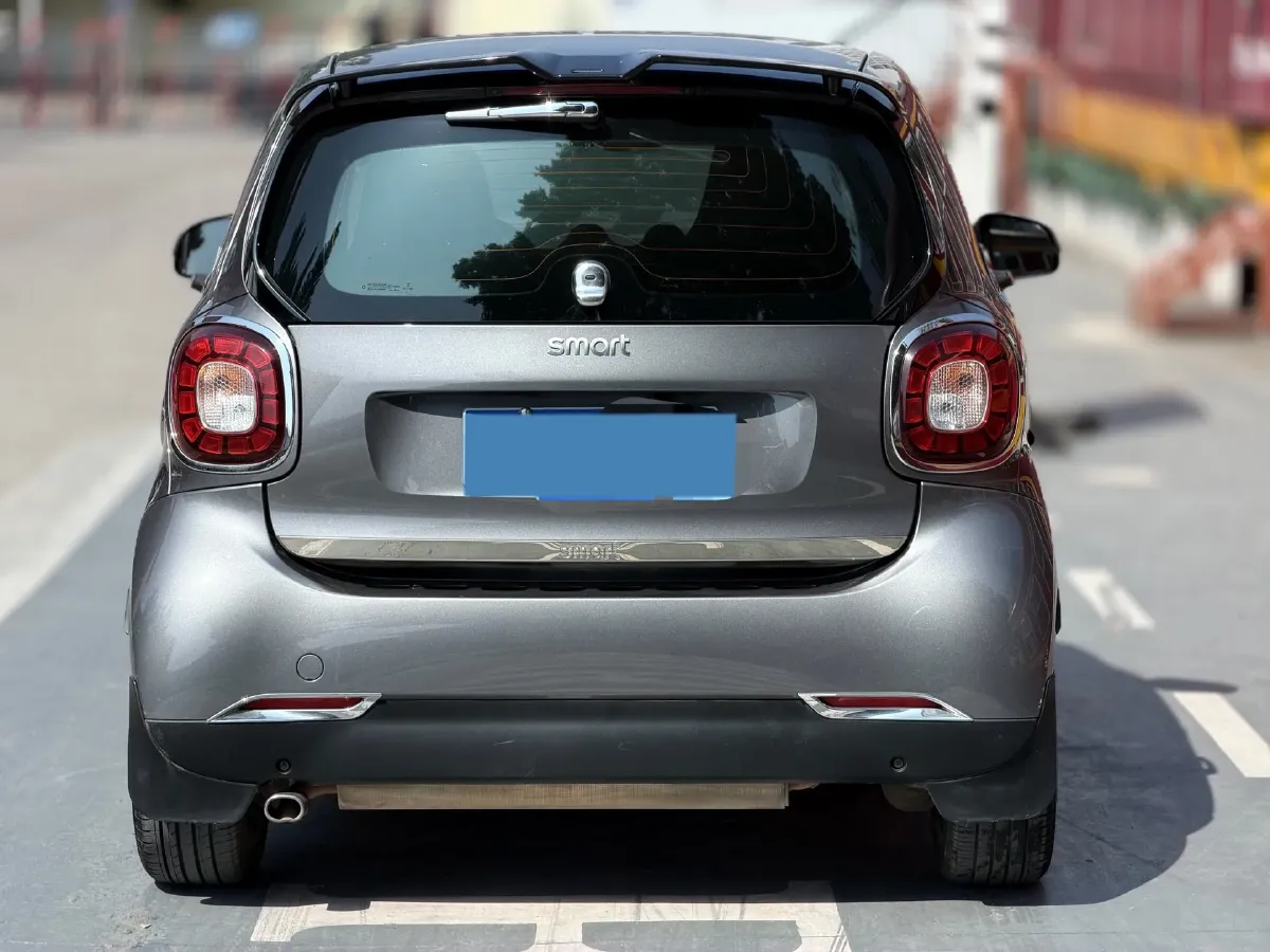 2018 Smart smart fortwo 0.9T 90HP L3 6DCT,autocango,china used car exporter,china ev exporter,chinese used car exporter,chinese used ev exporter