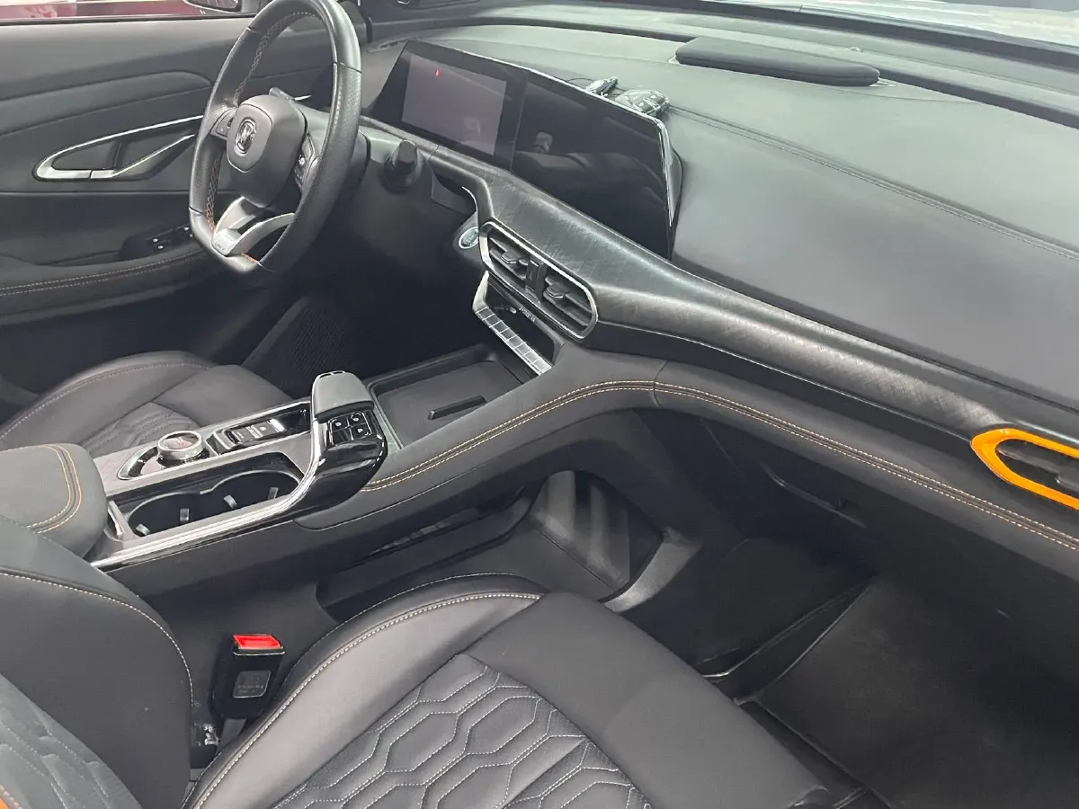 2022 ChangAn UNI-T 1.5T 188HP L4 7DCT,autocango,china used car exporter,china ev exporter,chinese used car exporter,chinese used ev exporter