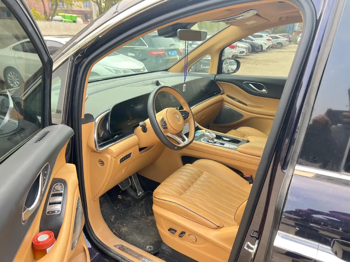 2022 Voyah Dream 1.5T 136HP L4 PHEV 25.57KWH,autocango,china used car exporter,china ev exporter,chinese used car exporter,chinese used ev exporter