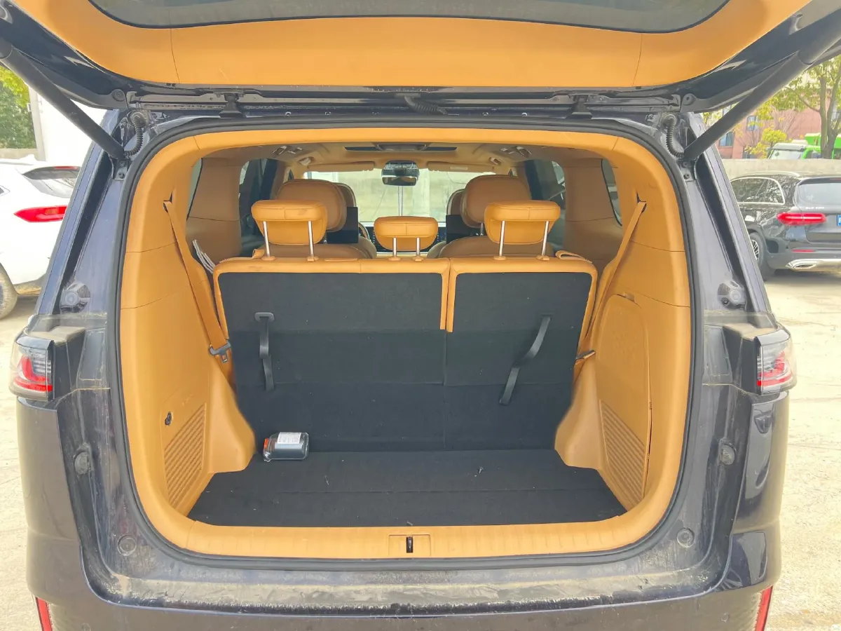 2022 Voyah Dream 1.5T 136HP L4 PHEV 25.57KWH,autocango,china used car exporter,china ev exporter,chinese used car exporter,chinese used ev exporter