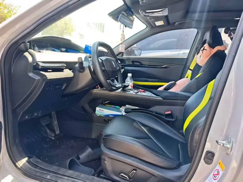 2022 ChangAn UNI-V 1.5T 188HP L4 7DCT,autocango,china used car exporter,china ev exporter,chinese used car exporter,chinese used ev exporter