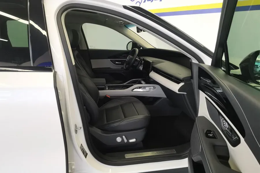 2023 Lincoln Nautilus 2.0T 261HP L4 8AT,autocango,china used car exporter,china ev exporter,chinese used car exporter,chinese used ev exporter