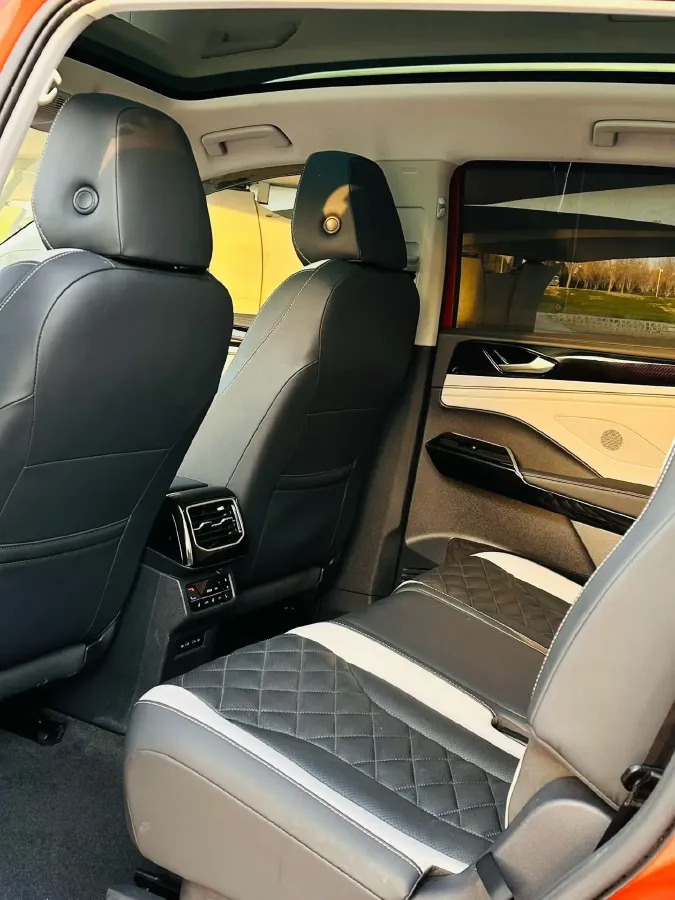 2021 Volkswagen ID.6 Crozz BEV 84.8KWH,autocango,china used car exporter,china ev exporter,chinese used car exporter,chinese used ev exporter