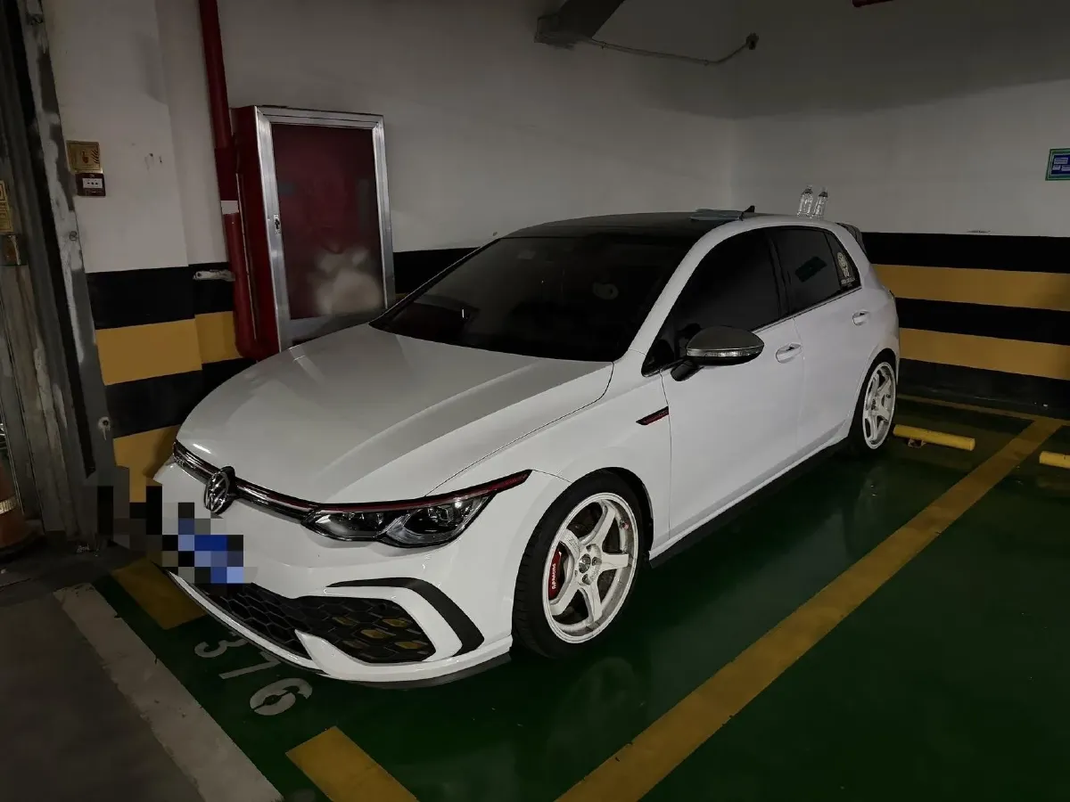2023 Volkswagen GolfGTI 2.0T 220HP L4 7DCT,autocango,china used car exporter,china ev exporter,chinese used car exporter,chinese used ev exporter