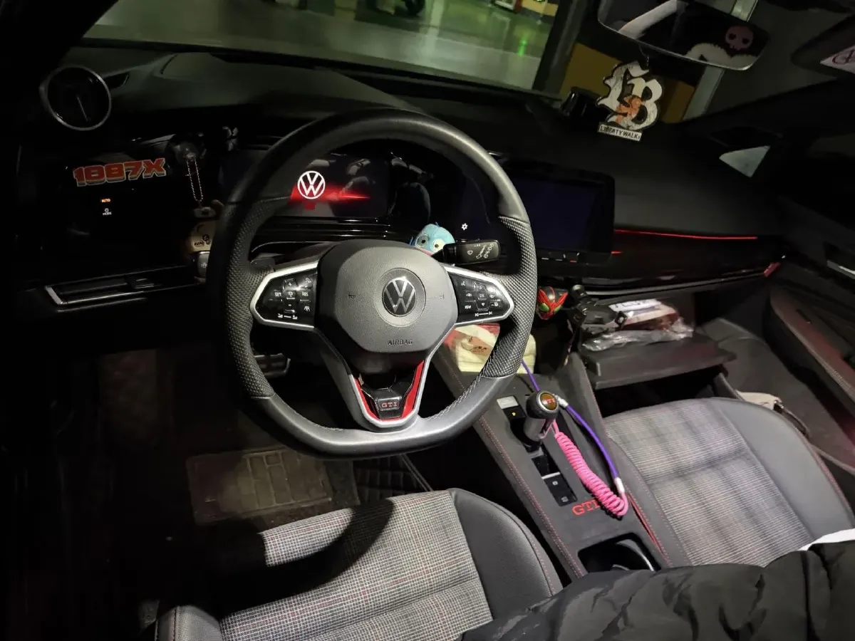 2023 Volkswagen GolfGTI 2.0T 220HP L4 7DCT,autocango,china used car exporter,china ev exporter,chinese used car exporter,chinese used ev exporter