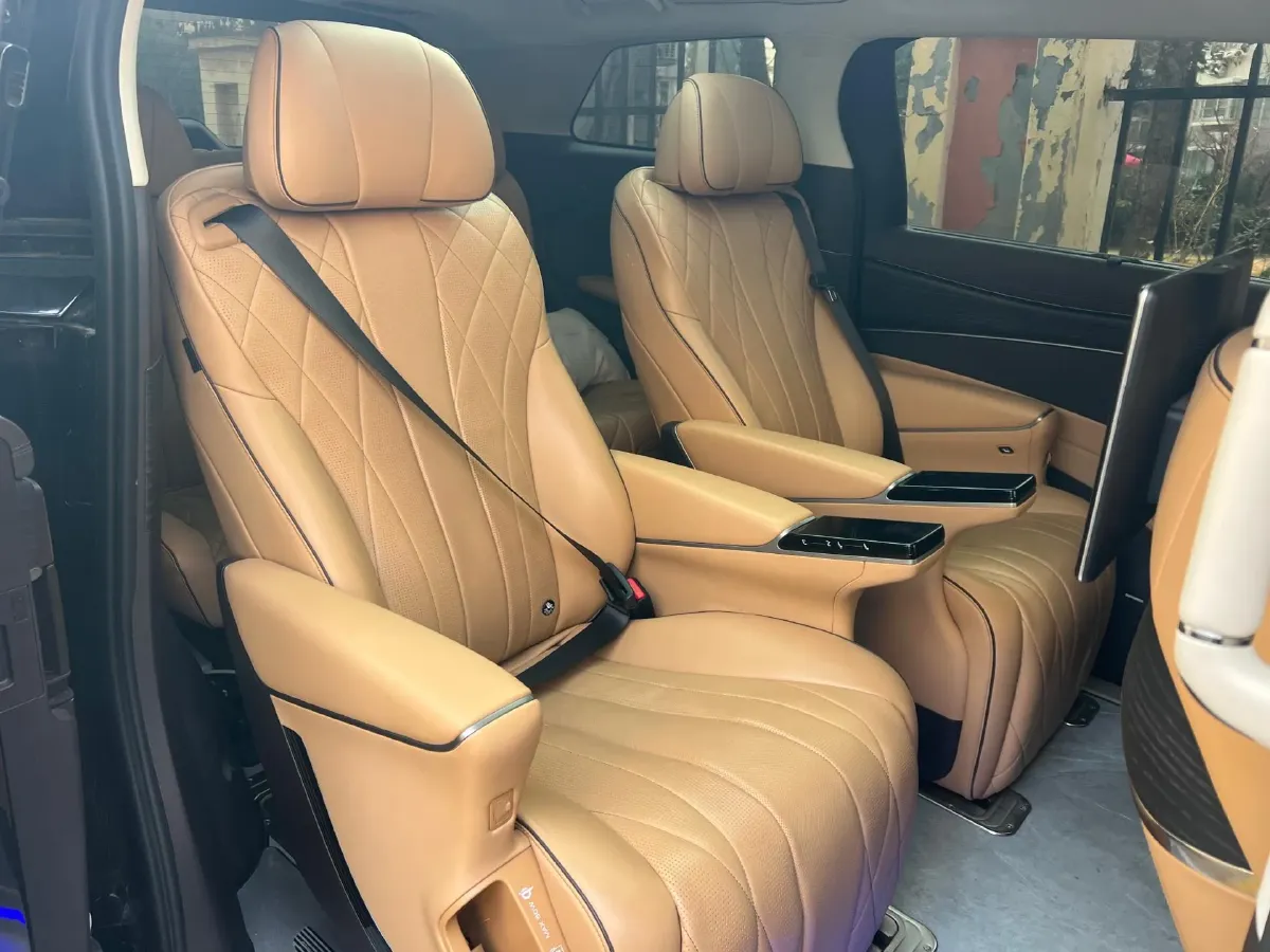 2024 Denza D9 1.5T 139HP L4 E-CVT PHEV 40KWH,autocango,china used car exporter,china ev exporter,chinese used car exporter,chinese used ev exporter