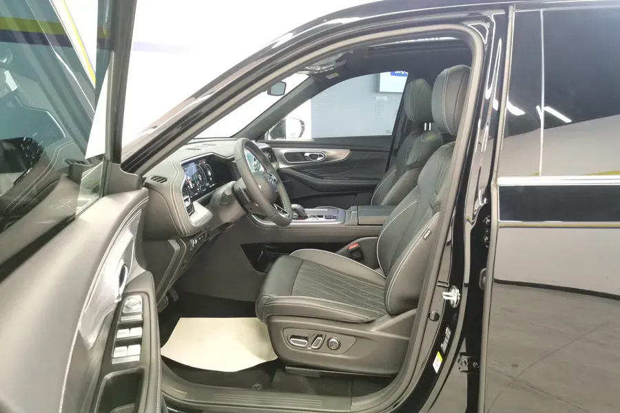 2024 GAC Trumpchi GS8 2.0T 252HP L4 8AT,autocango,china used car exporter,china ev exporter,chinese used car exporter,chinese used ev exporter