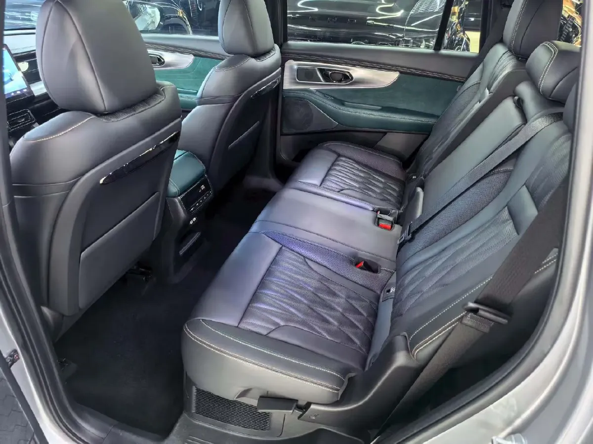 2022 GAC Trumpchi GS8 2.0T 190HP L4 E-CVT Hybrid,autocango,china used car exporter,china ev exporter,chinese used car exporter,chinese used ev exporter