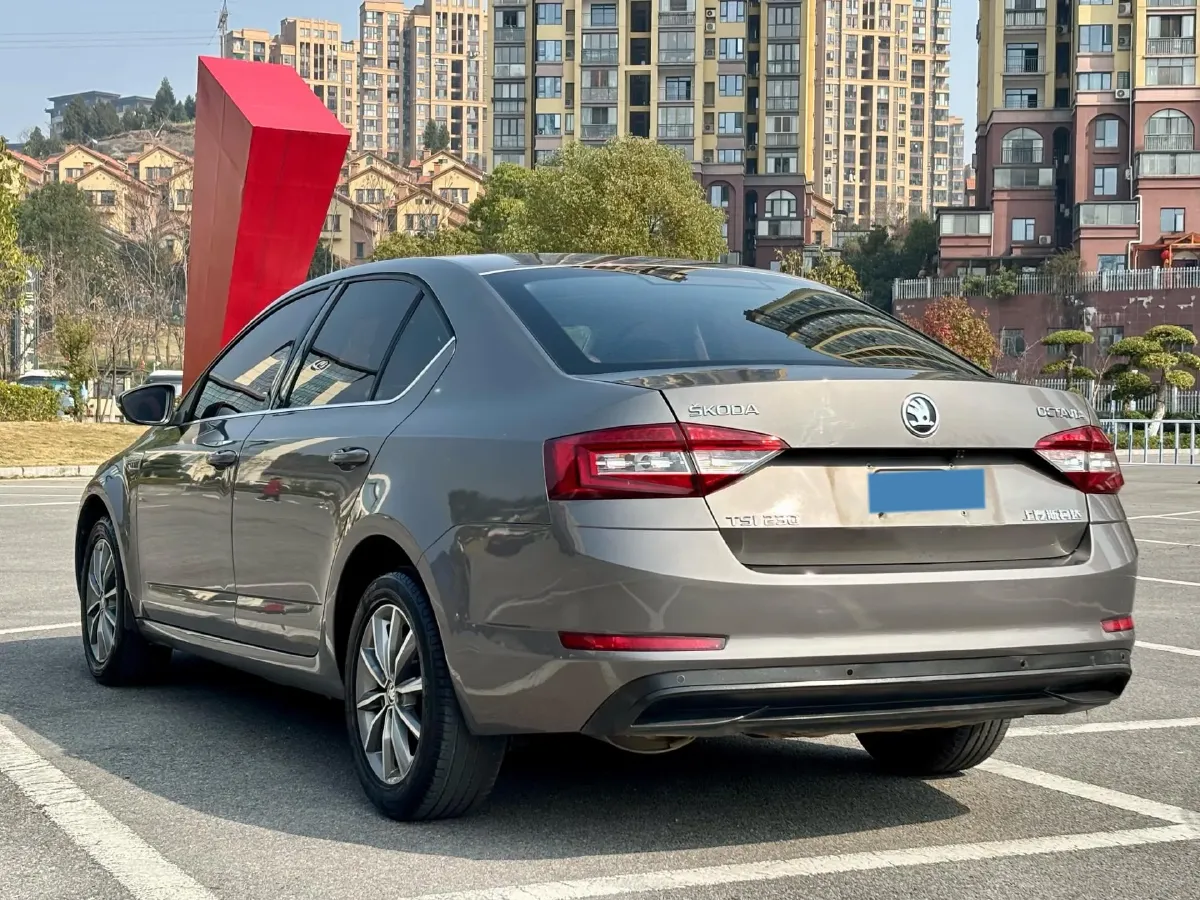 2018 Skoda Octavia 1.2T 116HP L4 7DCT,autocango,china used car exporter,china ev exporter,chinese used car exporter,chinese used ev exporter