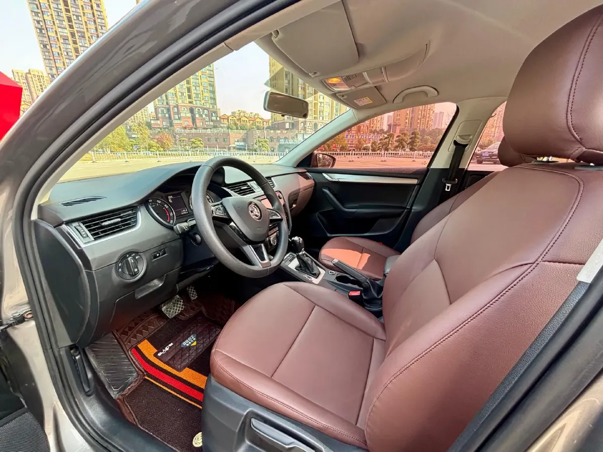 2018 Skoda Octavia 1.2T 116HP L4 7DCT,autocango,china used car exporter,china ev exporter,chinese used car exporter,chinese used ev exporter