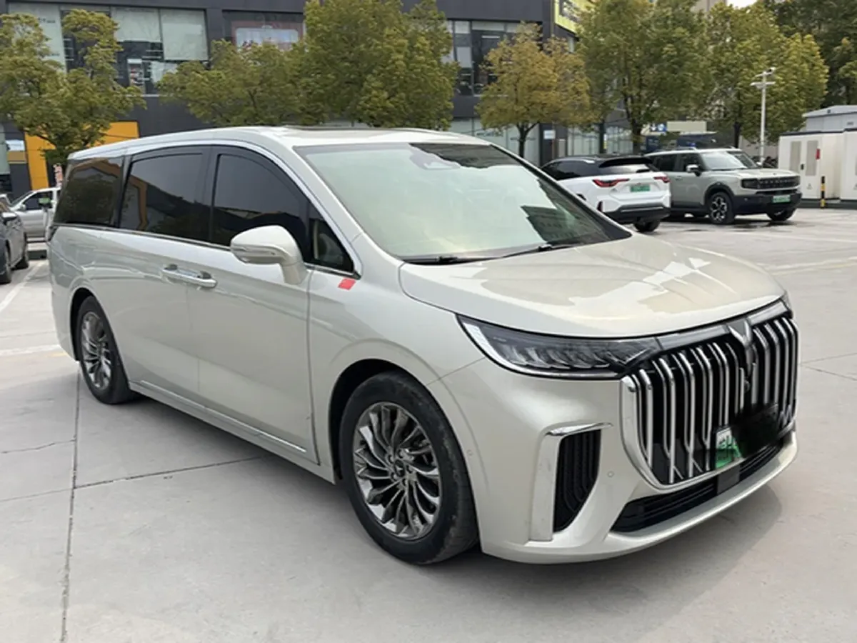 2022 Voyah Dream 1.5T 136HP L4 PHEV 25.57KWH,autocango,china used car exporter,china ev exporter,chinese used car exporter,chinese used ev exporter