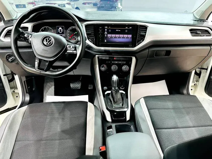 2022 Volkswagen T-Roc 1.4T 150HP L4 7DCT,autocango,china used car exporter,china ev exporter,chinese used car exporter,chinese used ev exporter