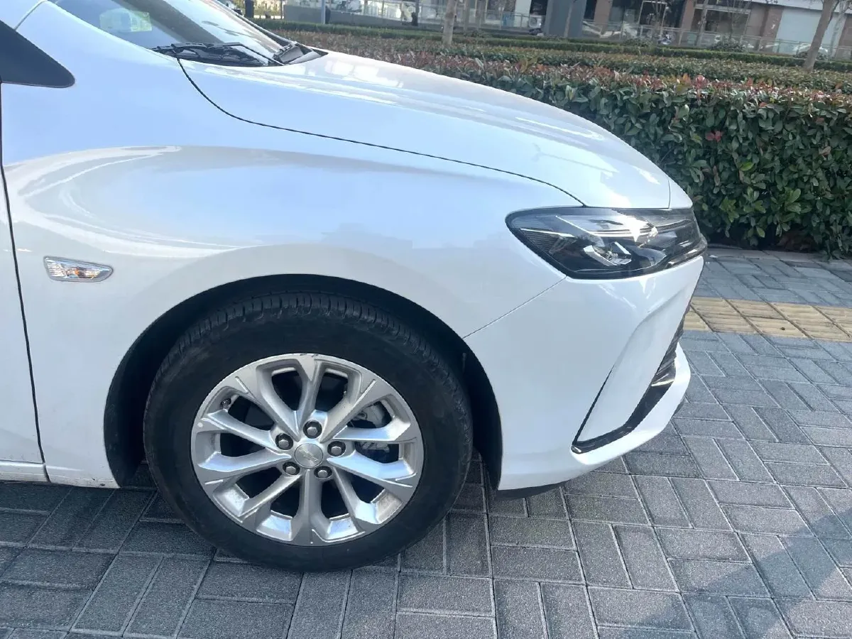 2024 Chevrolet Monza 1.5L 113HP L4 6DCT,autocango,china used car exporter,china ev exporter,chinese used car exporter,chinese used ev exporter