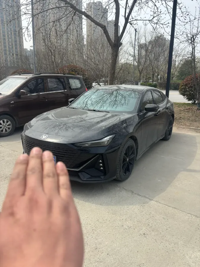 2022 ChangAn UNI-V 1.5T 188HP L4 7DCT,autocango,china used car exporter,china ev exporter,chinese used car exporter,chinese used ev exporter