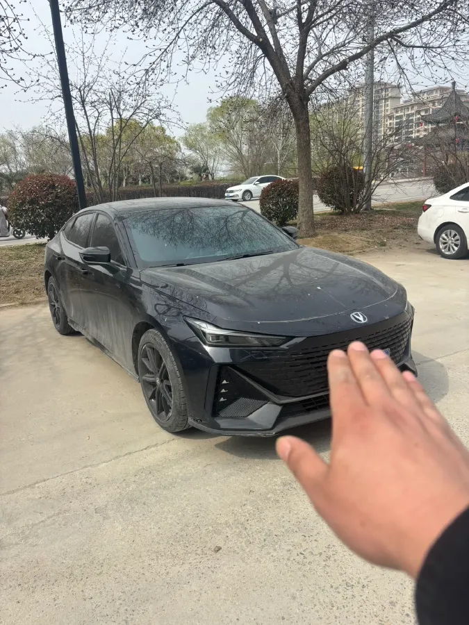 2022 ChangAn UNI-V 1.5T 188HP L4 7DCT,autocango,china used car exporter,china ev exporter,chinese used car exporter,chinese used ev exporter