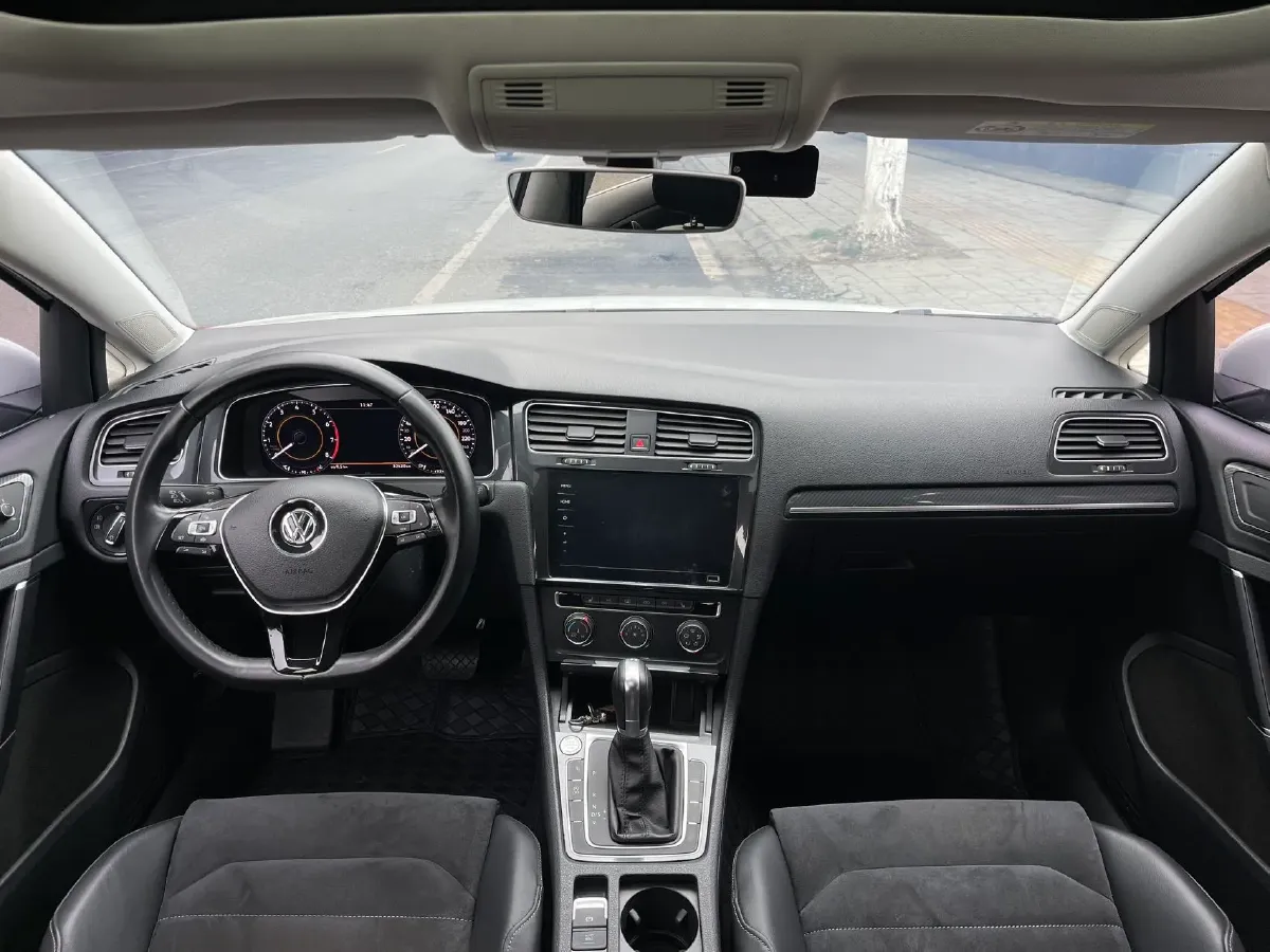 2020 Volkswagen Golf 1.4T 150HP L4 7DCT,autocango,china used car exporter,china ev exporter,chinese used car exporter,chinese used ev exporter