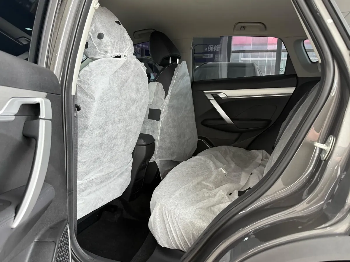 2025 Geely Coolray 1.5L 126HP L4 5MT,autocango,china used car exporter,china ev exporter,chinese used car exporter,chinese used ev exporter