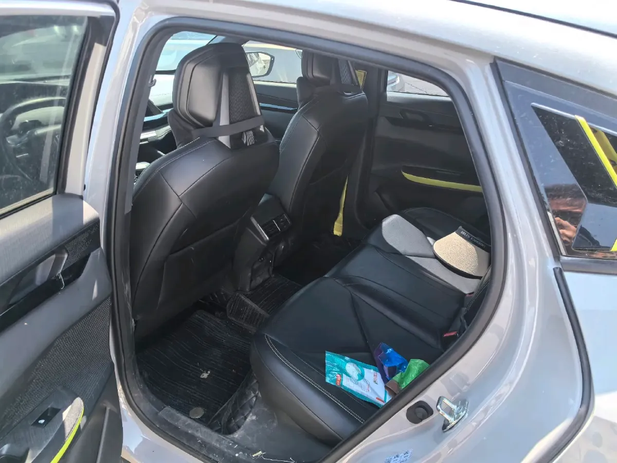 2022 ChangAn UNI-V 1.5T 188HP L4 7DCT,autocango,china used car exporter,china ev exporter,chinese used car exporter,chinese used ev exporter