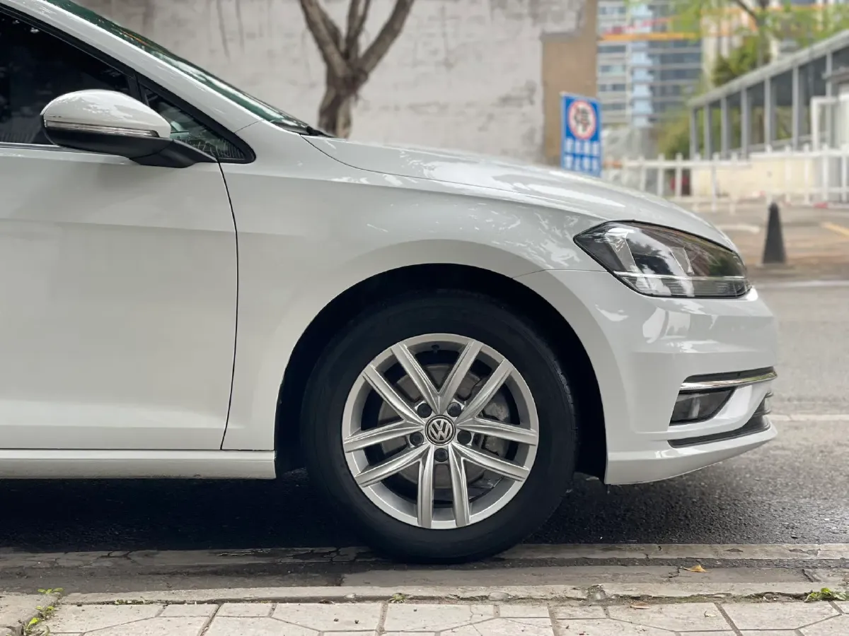 2019 Brilliance Auto V7 1.8T 231HP L4 7DCT,autocango,china used car exporter,china ev exporter,chinese used car exporter,chinese used ev exporter