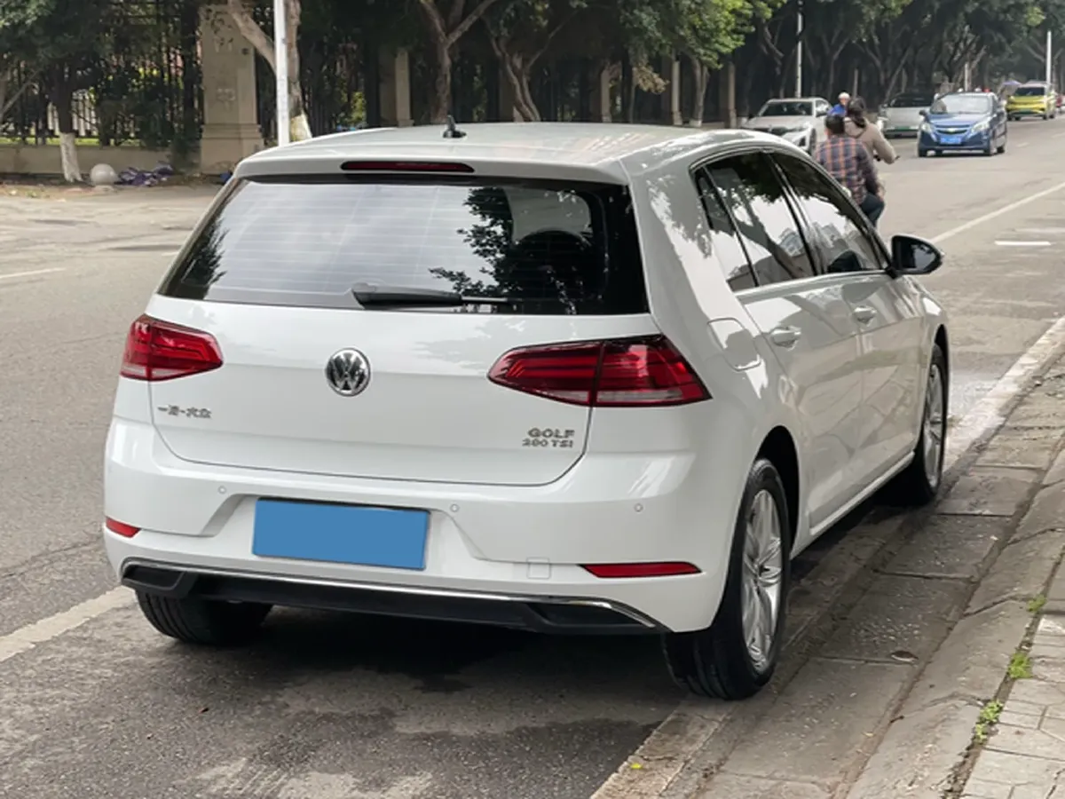 2019 Brilliance Auto V7 1.8T 231HP L4 7DCT,autocango,china used car exporter,china ev exporter,chinese used car exporter,chinese used ev exporter