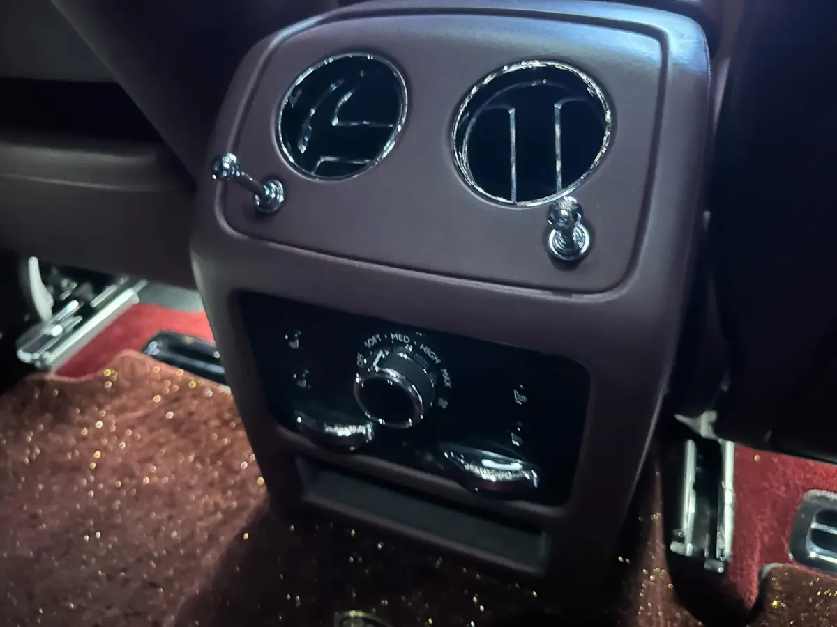 2021 Rolls-Royce Ghost 6.7T 571HP V12 8AT,autocango,china used car exporter,china ev exporter,chinese used car exporter,chinese used ev exporter