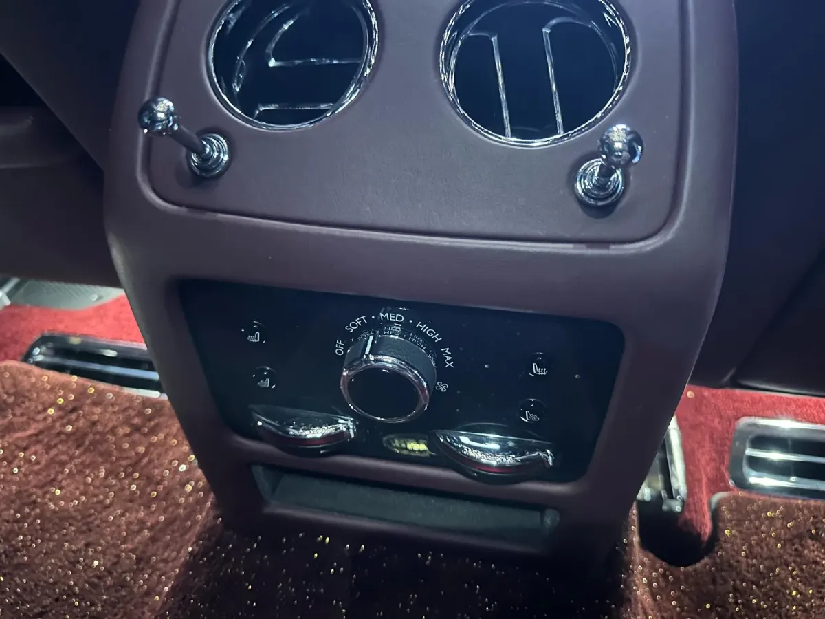 2021 Rolls-Royce Ghost 6.7T 571HP V12 8AT,autocango,china used car exporter,china ev exporter,chinese used car exporter,chinese used ev exporter