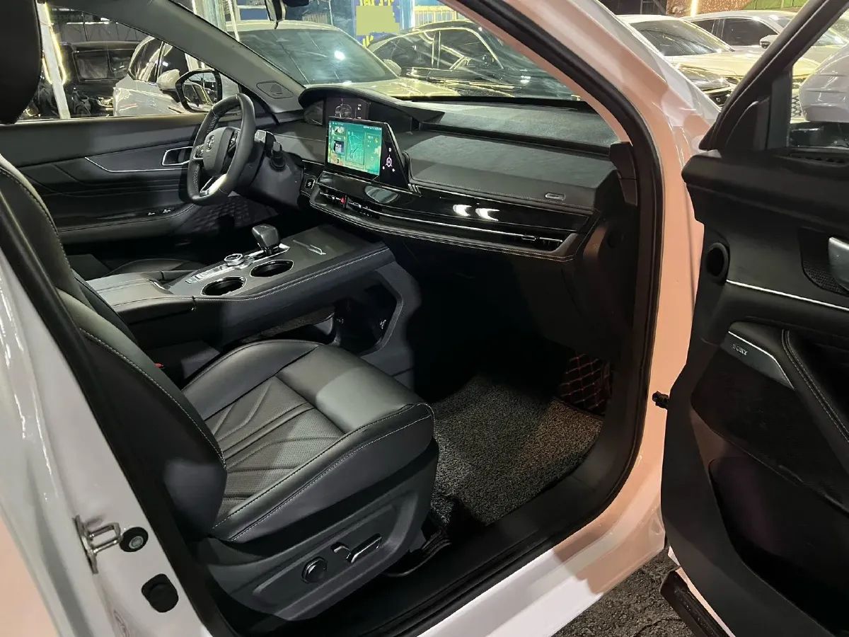 2023 ChangAn UNI-K 2.0T 233HP L4 8AT,autocango,china used car exporter,china ev exporter,chinese used car exporter,chinese used ev exporter