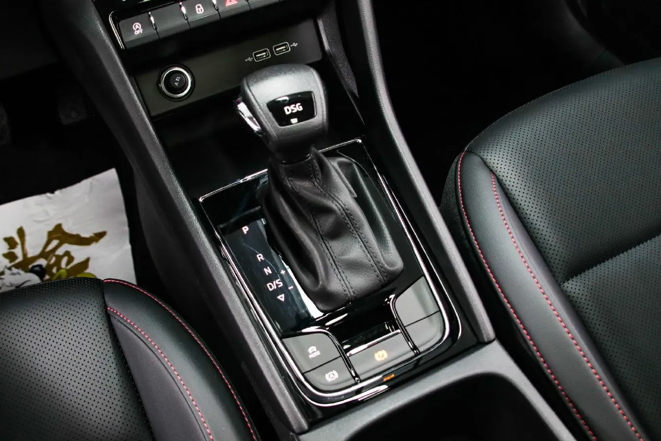 2022 Skoda Karoq 1.4T 150HP L4 7DCT,autocango,china used car exporter,china ev exporter,chinese used car exporter,chinese used ev exporter