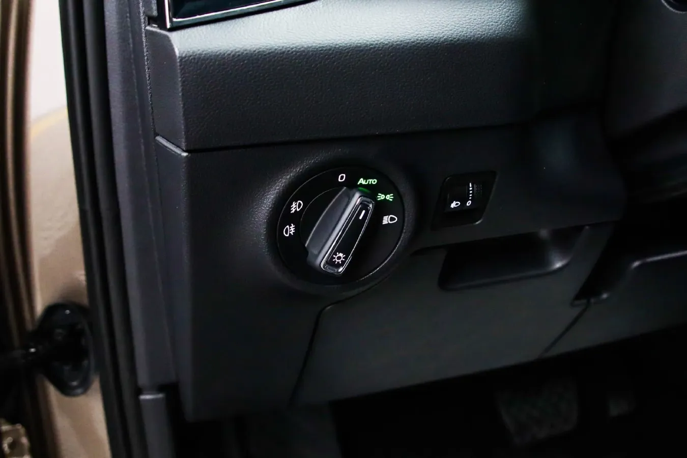 2022 Skoda Karoq 1.4T 150HP L4 7DCT,autocango,china used car exporter,china ev exporter,chinese used car exporter,chinese used ev exporter