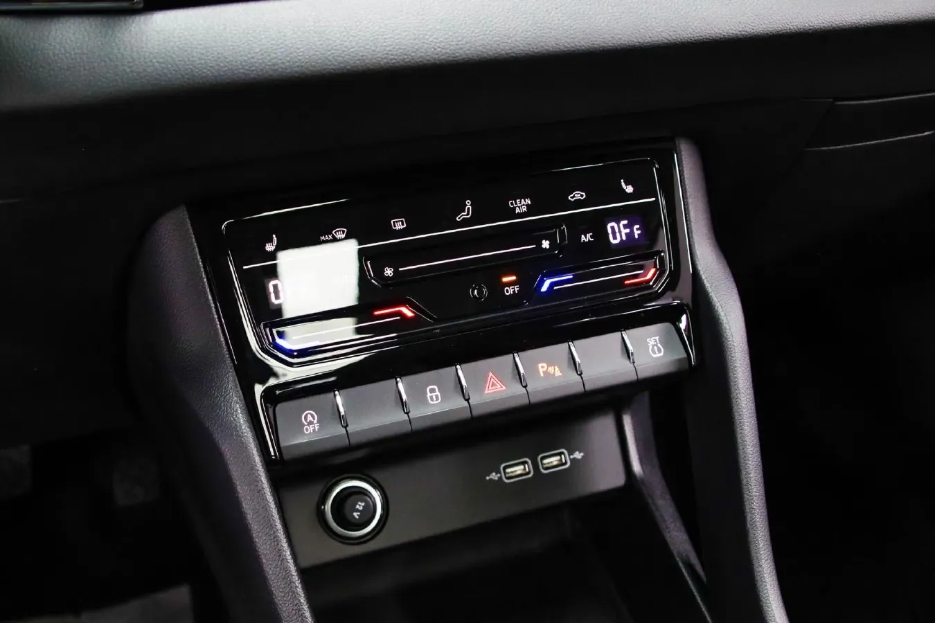 2022 Skoda Karoq 1.4T 150HP L4 7DCT,autocango,china used car exporter,china ev exporter,chinese used car exporter,chinese used ev exporter