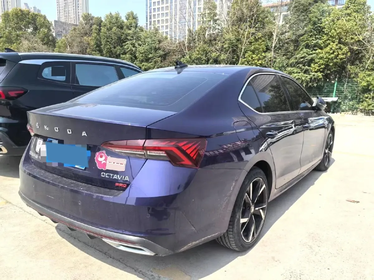 2022 Skoda Octavia 1.4T 150HP L4 7DCT,autocango,china used car exporter,china ev exporter,chinese used car exporter,chinese used ev exporter