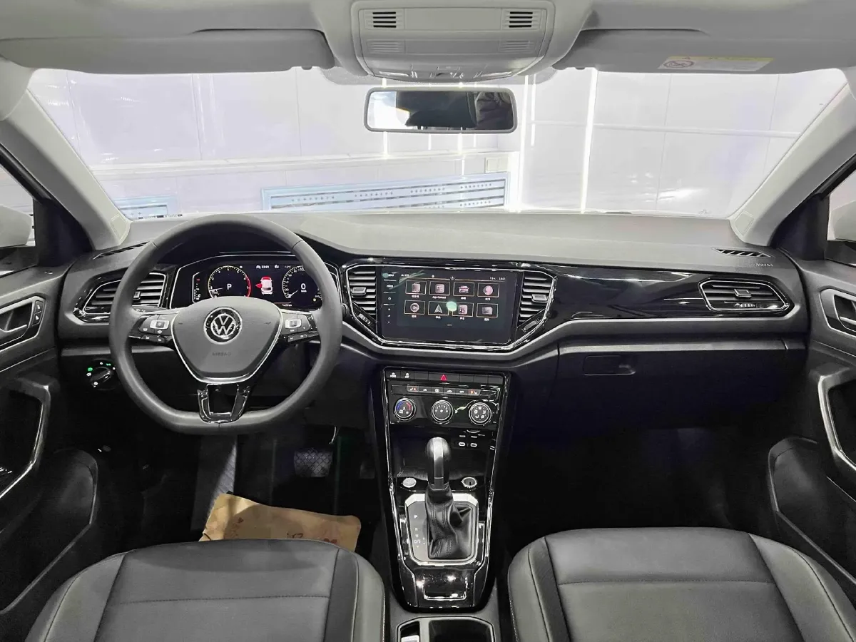 2022 Volkswagen T-Roc 1.4T 150HP L4 7DCT,autocango,china used car exporter,china ev exporter,chinese used car exporter,chinese used ev exporter