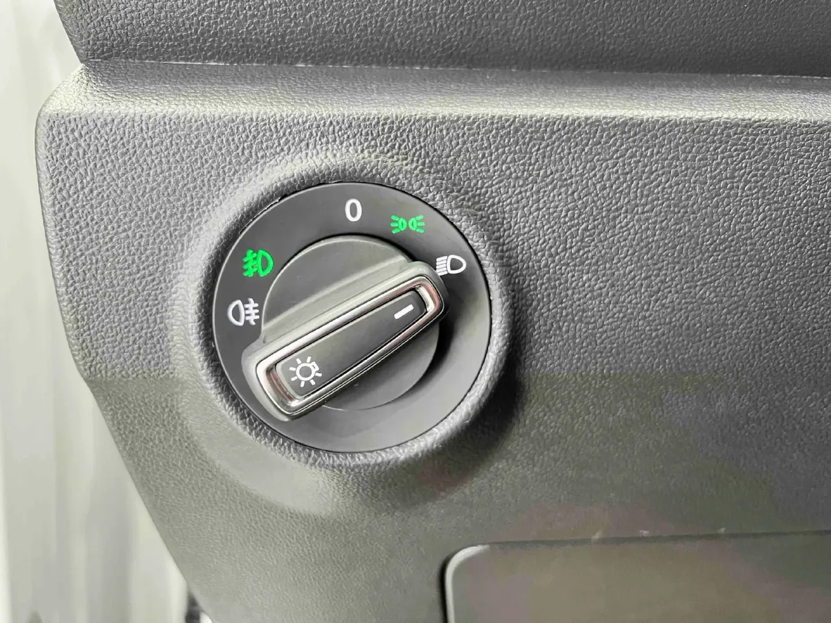 2022 Volkswagen T-Roc 1.4T 150HP L4 7DCT,autocango,china used car exporter,china ev exporter,chinese used car exporter,chinese used ev exporter