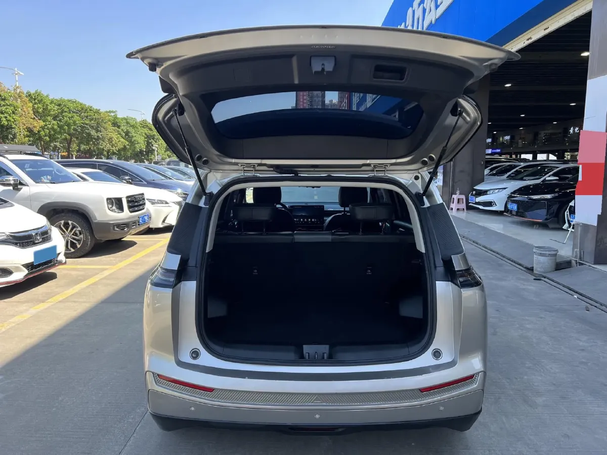 2022 Geely Okavango 1.8T 184HP L4 7DCT,autocango,china used car exporter,china ev exporter,chinese used car exporter,chinese used ev exporter