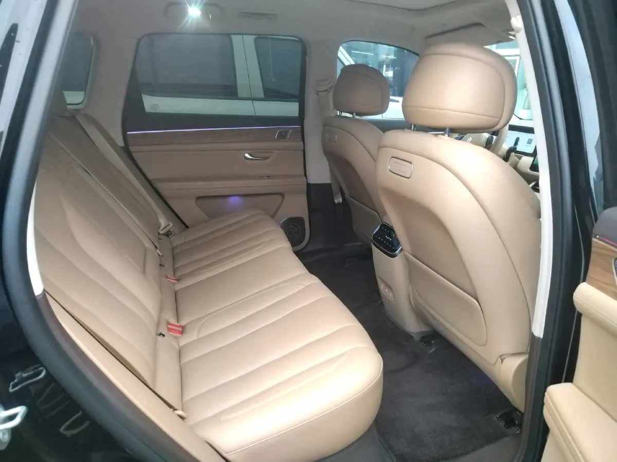 2024 AITO AITO M7 1.5T 152HP L4 REEV 42KWH,autocango,china used car exporter,china ev exporter,chinese used car exporter,chinese used ev exporter