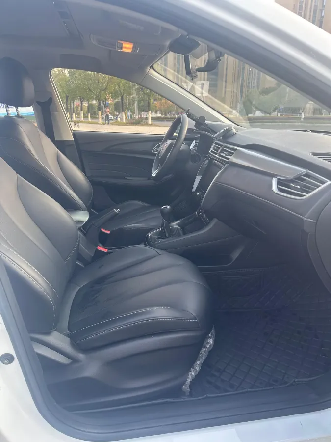 2019 Roewe i5 1.5L 120HP L4 5MT,autocango,china used car exporter,china ev exporter,chinese used car exporter,chinese used ev exporter