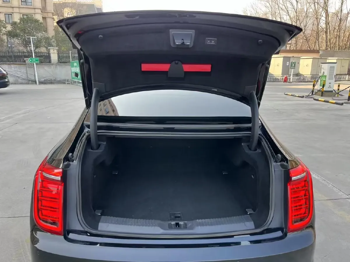 2023 HongQi H5 2.0T 224HP L4 8AT,autocango,china used car exporter,china ev exporter,chinese used car exporter,chinese used ev exporter