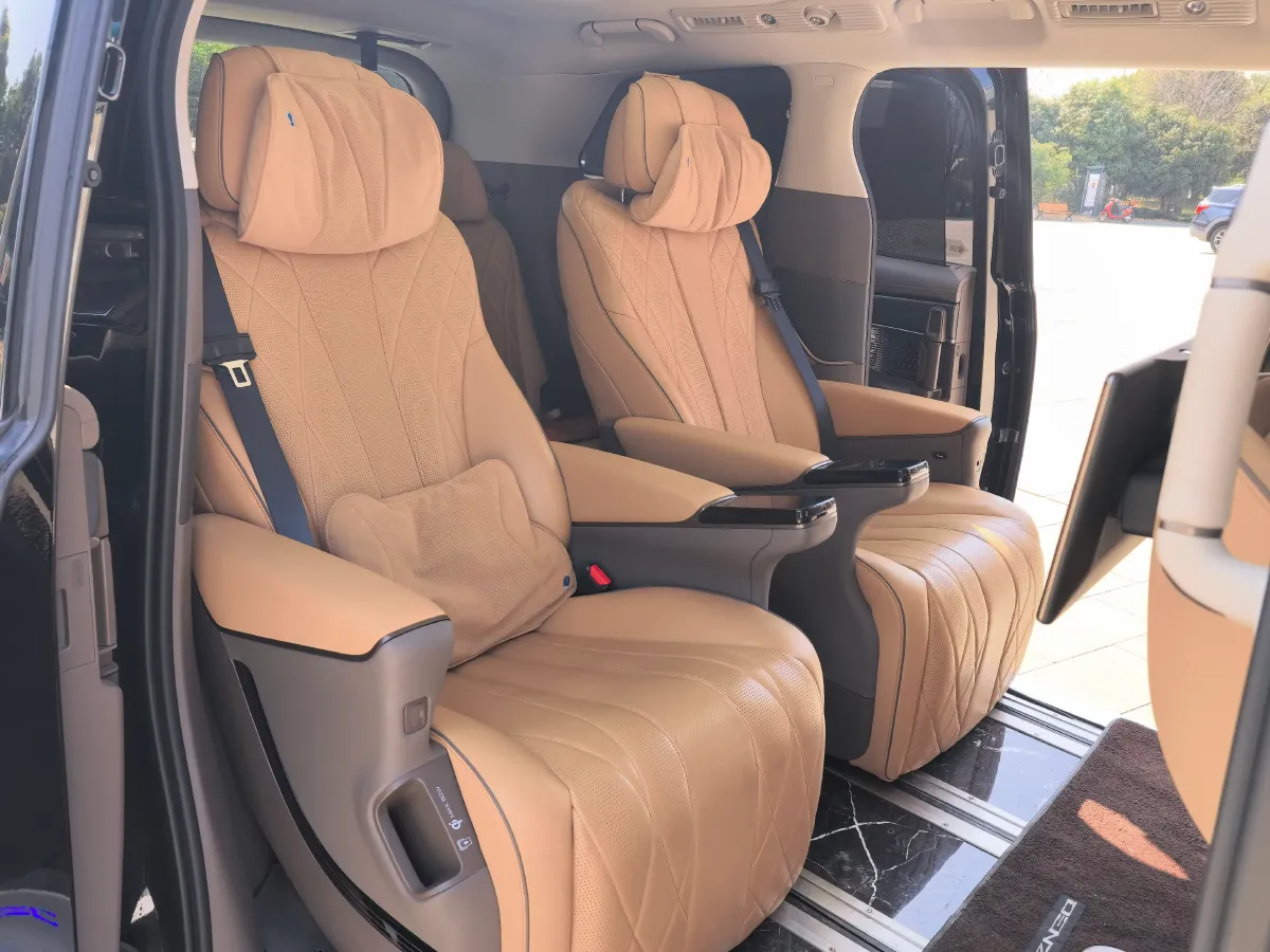 2022 Mercedes-Benz GLC Class 2.0T 197HP L4 9AT,autocango,china used car exporter,china ev exporter,chinese used car exporter,chinese used ev exporter