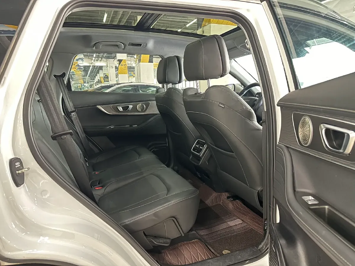 2024 Chery Tiggo 8 PRO 1.6T 197HP L4 7DCT,autocango,china used car exporter,china ev exporter,chinese used car exporter,chinese used ev exporter