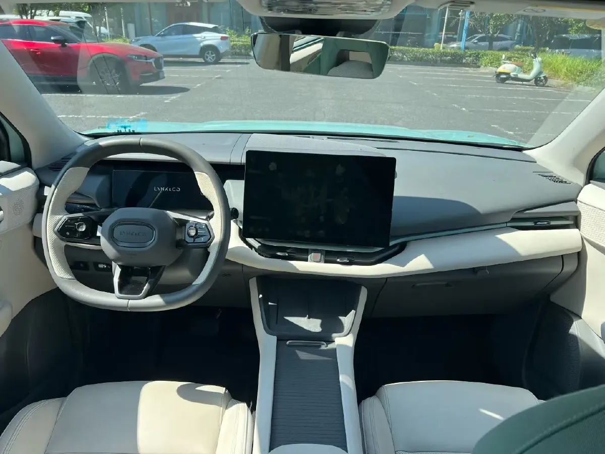 2023 LYNK&CO 06 EM-P 1.5L 120HP L4 3DHT PHEV 19.09KWH,autocango,china used car exporter,china ev exporter,chinese used car exporter,chinese used ev exporter