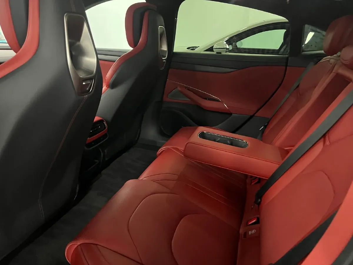 2024 MI SU7 BEV 101KWH,autocango,china used car exporter,china ev exporter,chinese used car exporter,chinese used ev exporter