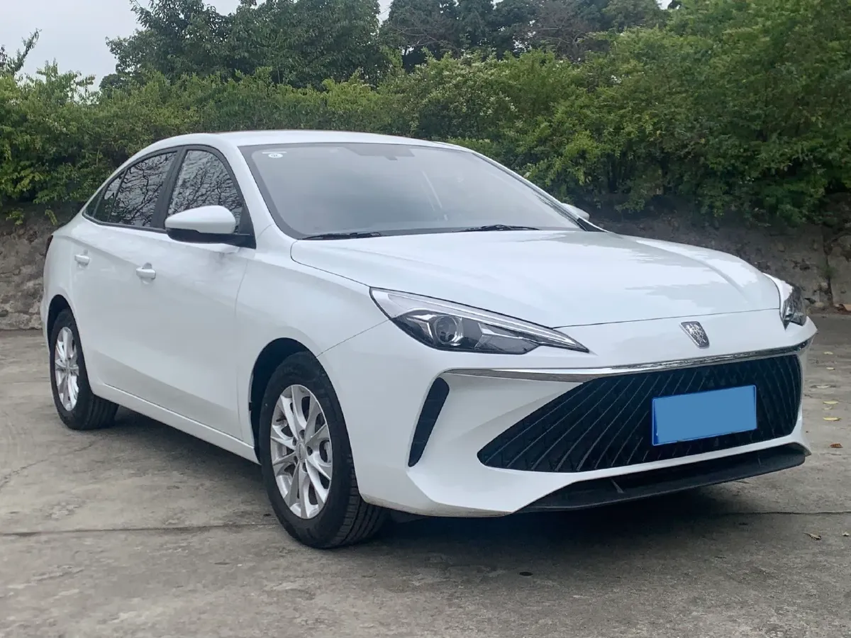 2023 Roewe i5 1.5L 129HP L4 5MT,autocango,china used car exporter,china ev exporter,chinese used car exporter,chinese used ev exporter
