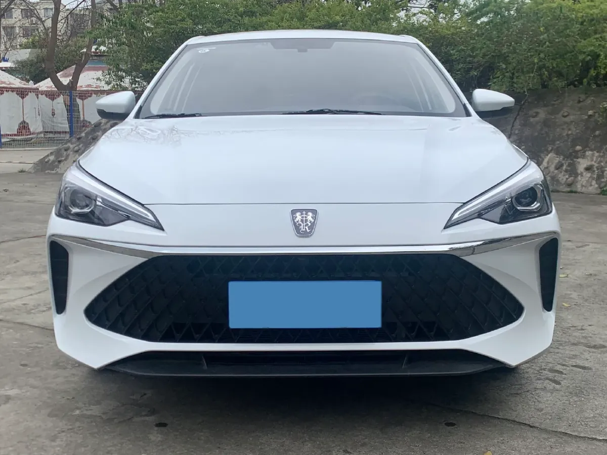 2023 Roewe i5 1.5L 129HP L4 5MT,autocango,china used car exporter,china ev exporter,chinese used car exporter,chinese used ev exporter