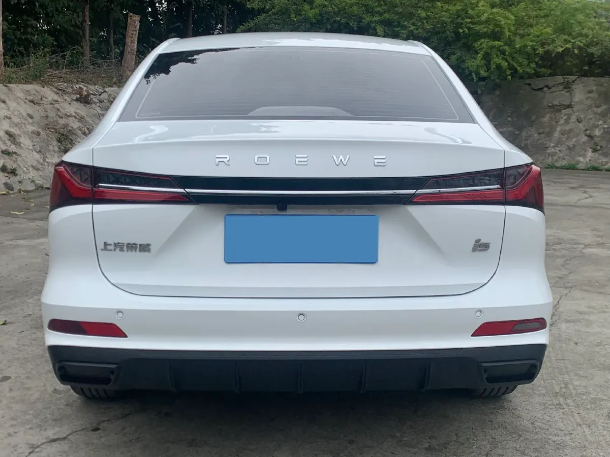 2023 Roewe i5 1.5L 129HP L4 5MT,autocango,china used car exporter,china ev exporter,chinese used car exporter,chinese used ev exporter